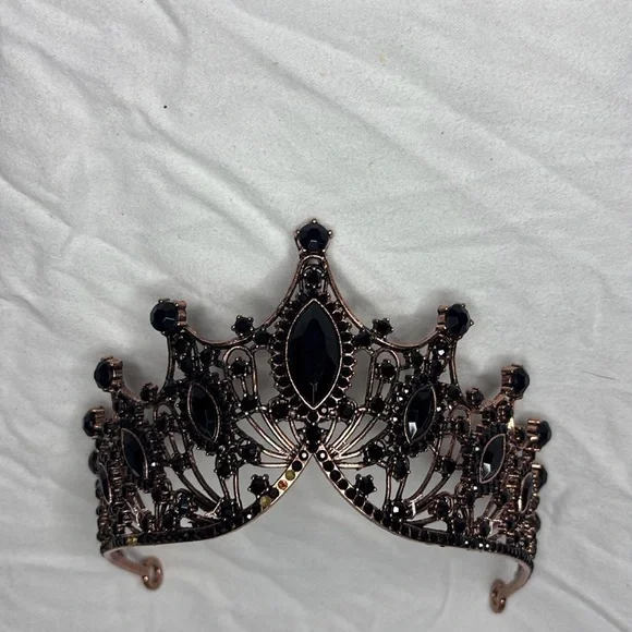 Elegant Black and Rose Gold Tiara - Picture 9 of 9